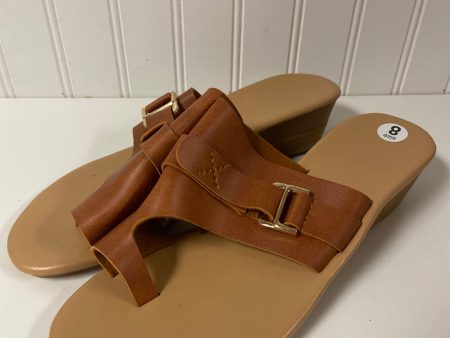 Sandals Flats By Clothes Mentor In Brown, Size: 8 Cheap