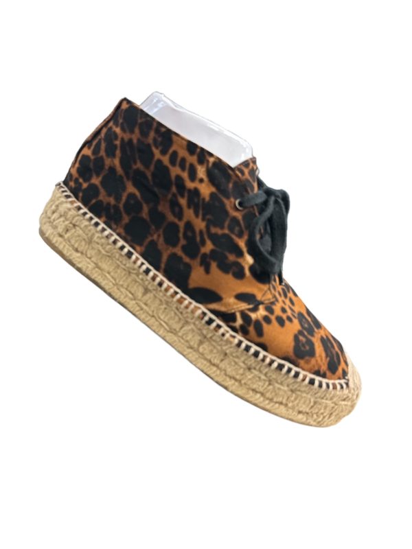 Shoes Flats By Clothes Mentor In Animal Print, Size: 6 For Sale