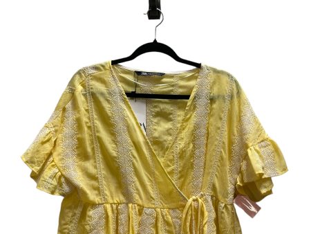 Top Short Sleeve By Zara In Yellow, Size: M Hot on Sale